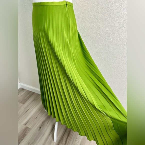 Zara High Waisted Lime Green A-Line Pleated Midi Skirt Size XS - Picture 6 of 11